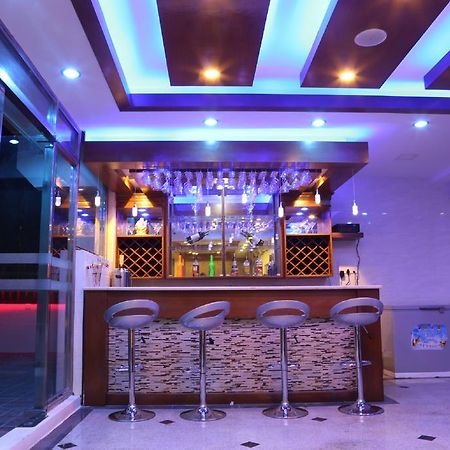Hotel Royal King Янгон Экстерьер фото