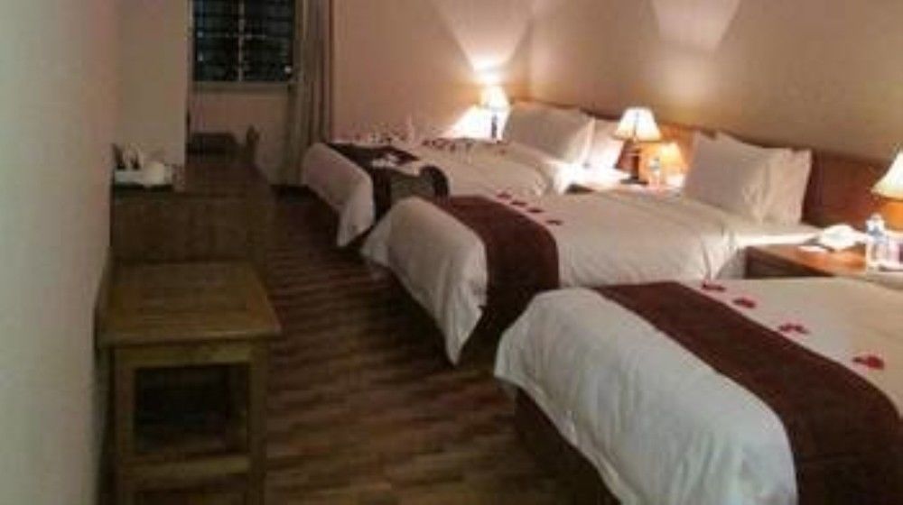 Hotel Royal King Янгон Экстерьер фото
